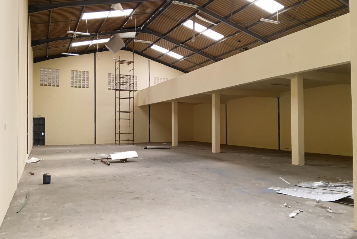Godown 7200~Sqft For Rent Athiriver