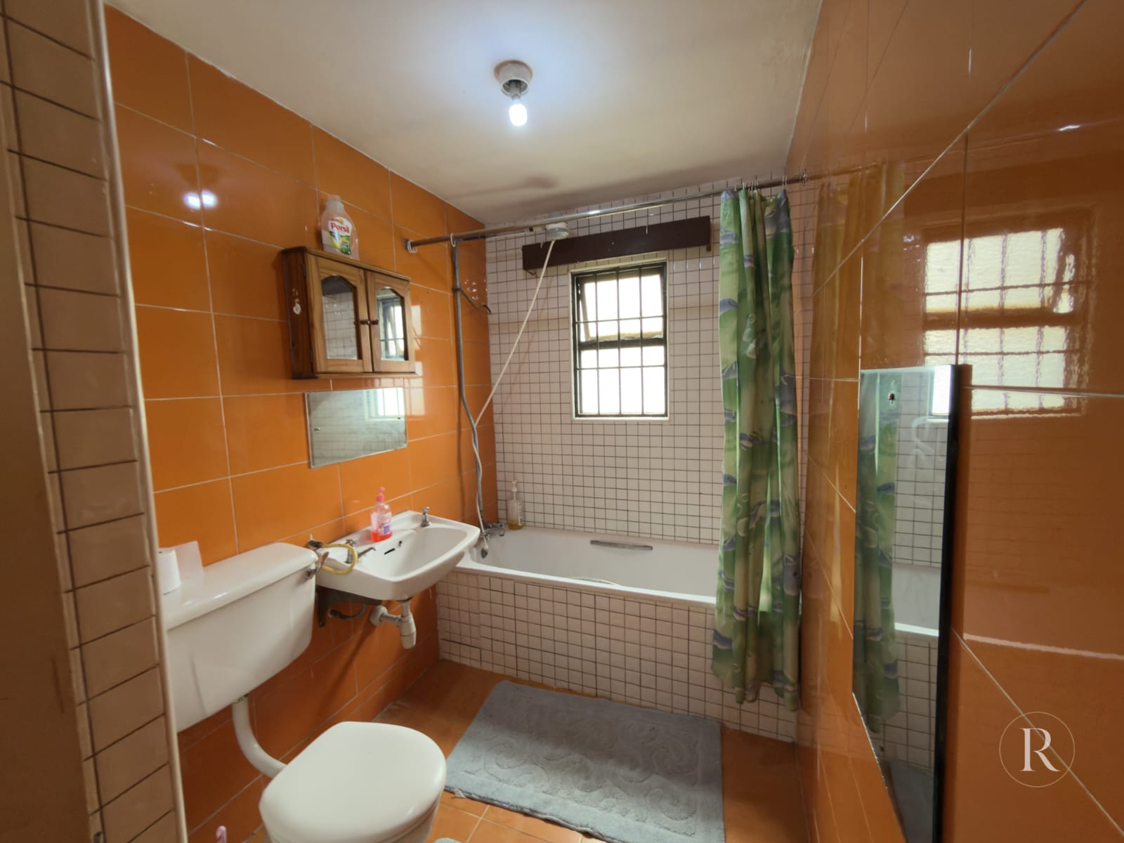 2010484 AirBnB Three Bedrooms Nyayo Estate